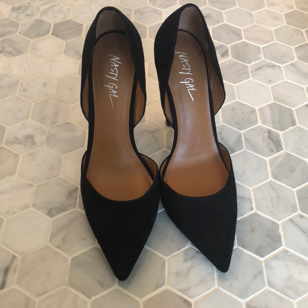 Nasty Gal Black Pointed Toe Pumps✨ 🖤✨
